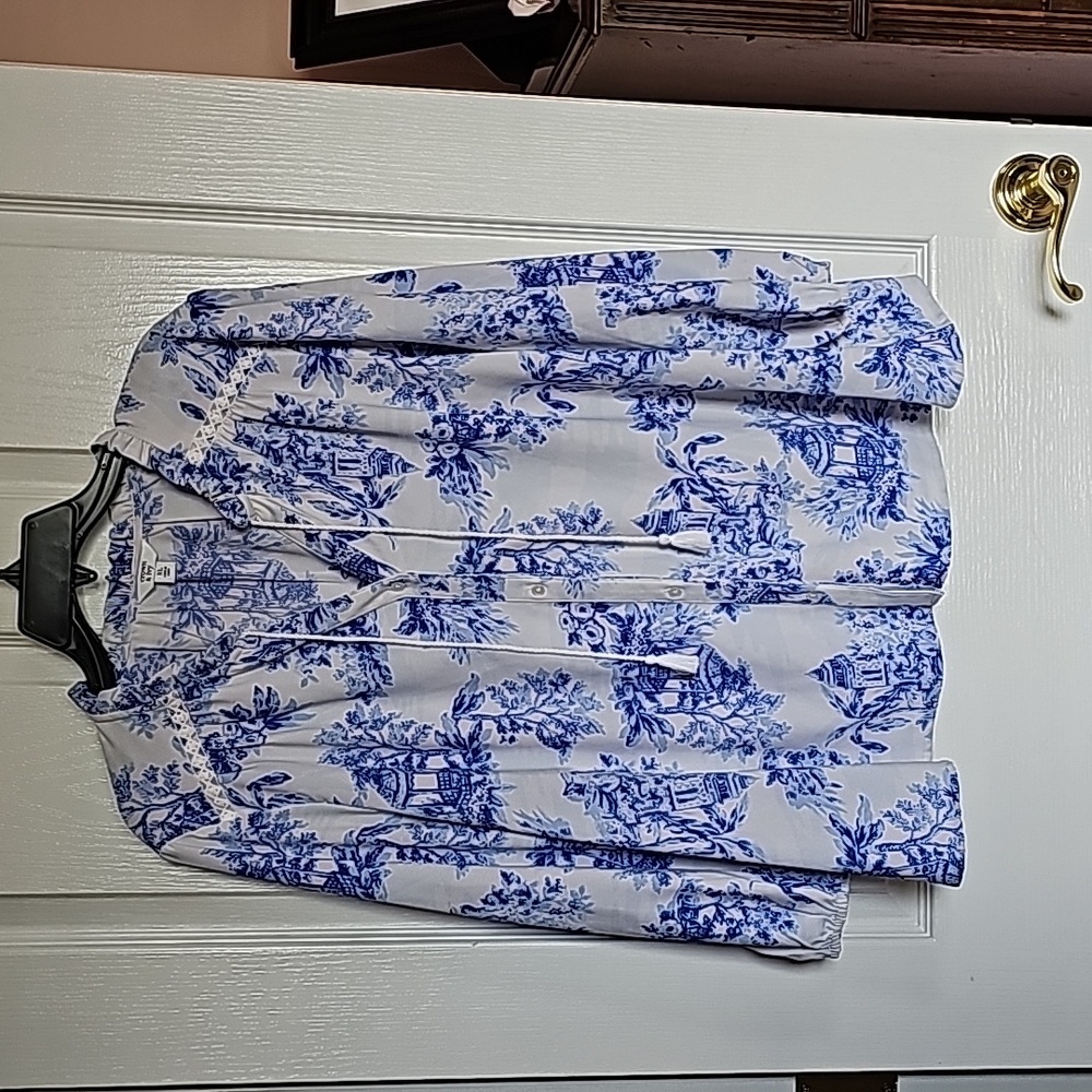 Crown and Ivy 3/4 sleeve blouse xl blue/white euc